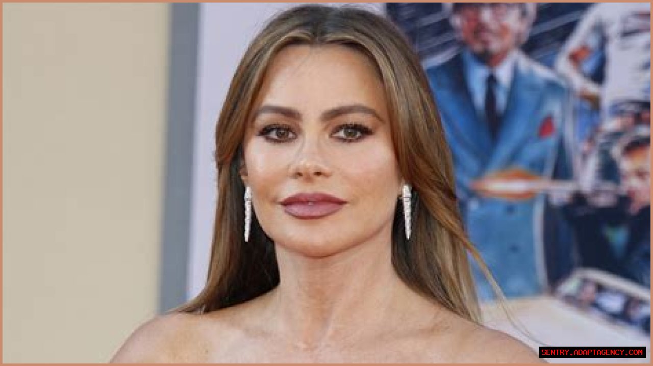 Matchmaker Tells Us Tom Cruise And Sofia Vergara's Reconnection Would Be FIRE