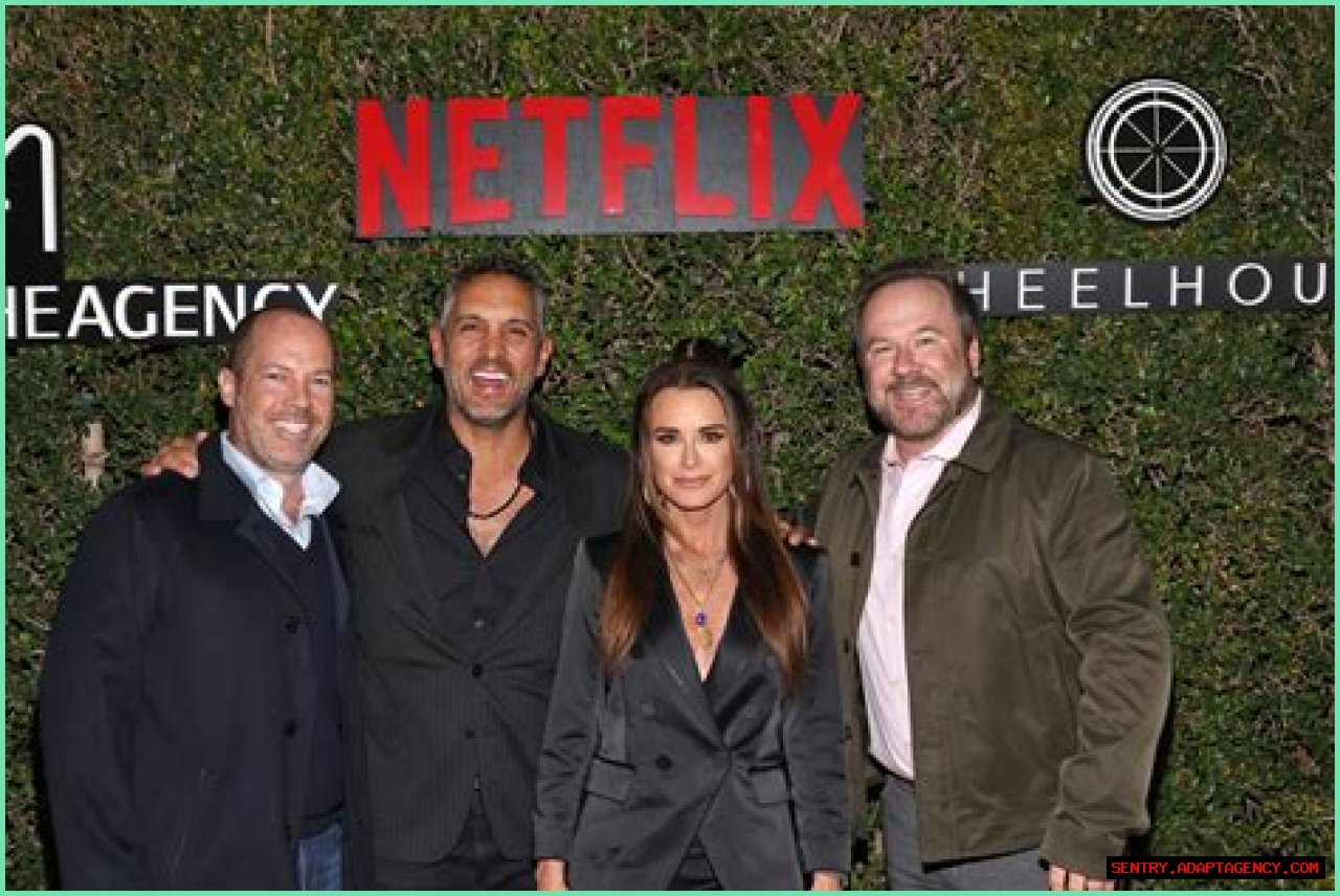   Mauricio Umansky’s height makes him taller than Kyle Richards 5ft 2in frame    Fri 4 November 2022 12:28    Celine Byford    