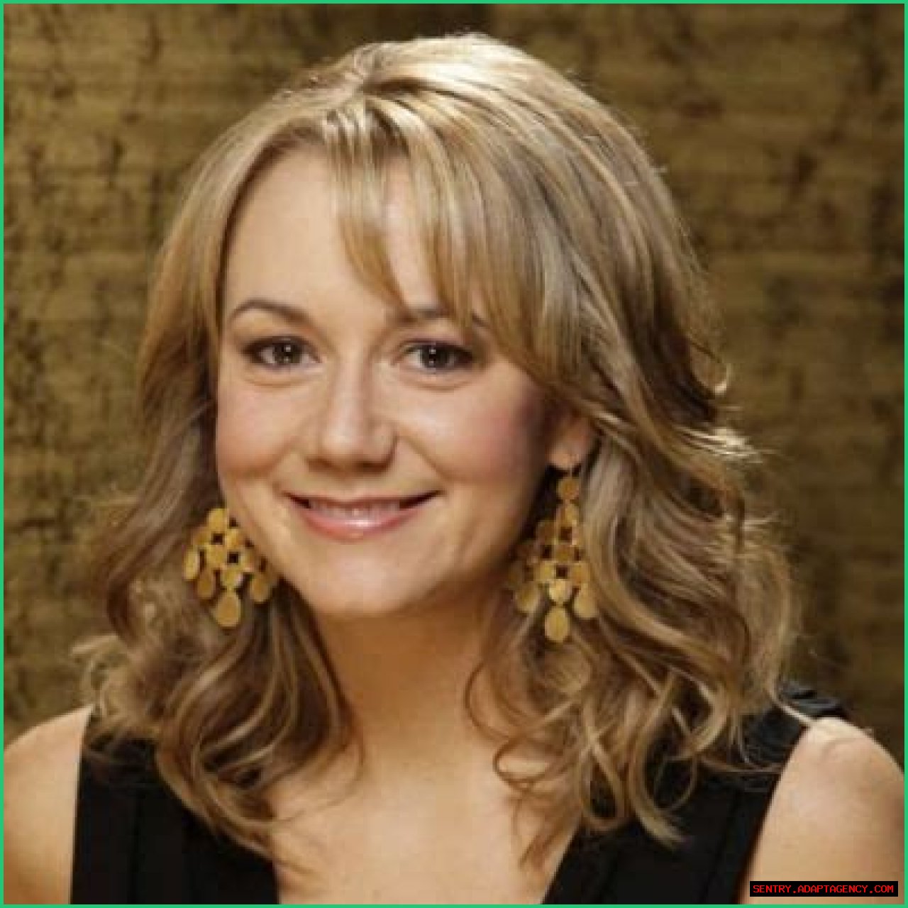 Megyn Price- Bio, Age, Height, Husband, Net Worth, Career